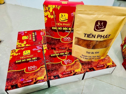 Hộp Quà Tết Khô Bò Tiến Phát: Nét Đặc Sắc Tết Nguyên Đán