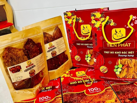 Hộp Quà Tết Khô Bò Tiến Phát: Nét Đặc Sắc Tết Nguyên Đán