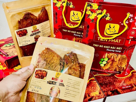 Hộp Quà Tết Khô Bò Tiến Phát: Nét Đặc Sắc Tết Nguyên Đán